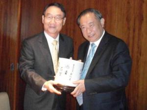 中国世界和平基金会访问韩国进行文化之旅