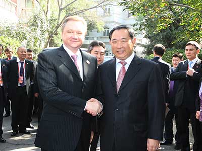 与吉尔吉斯共和国总理丘季诺夫