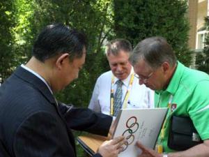 立陶宛奥运代表团访问京润社区