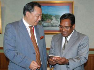 中国世界和平基金会主席率团访问马尔代夫