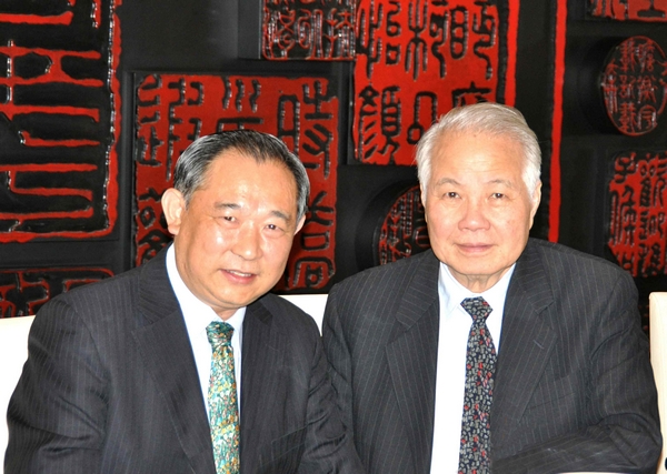 Chairman Li Ruohong had a cordial talk with Taiwan people first party vice president Chang Chau-hsiung