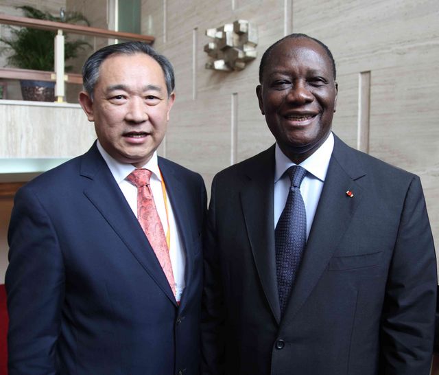  Li Ruohong Leads A Delegation to Cote D’Ivoire Discussing Social Responsibilities