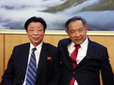 与朝鲜副总理兼国家计划委员会主任卢斗哲