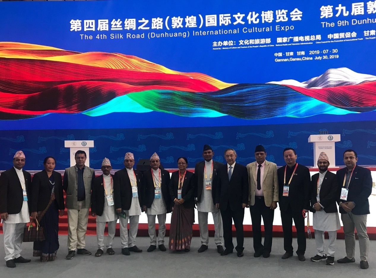 中国世界和平基金会率国际代表团到访甘肃并出席丝绸之路＂一会一节＂