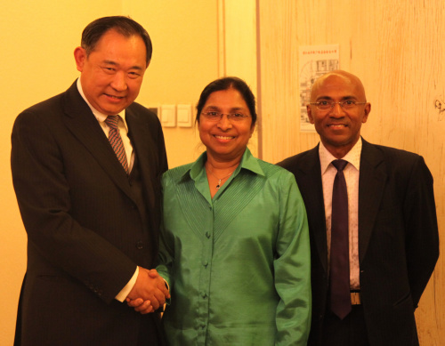 中国世界和平基金会与马尔代夫卫生部长会谈